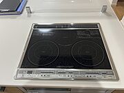 お手入れのしやすいIHクッキングヒーターです。 3口コンロなので、効率よくお料理が楽しめます。毎日のお料理も楽しくなりますね＾＾