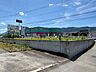 外観：前面道路含む現地写真