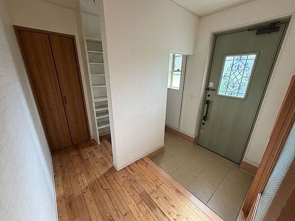 玄関を拡大表示