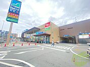 マルハチ硯町店 745m