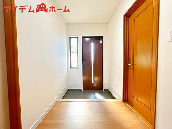 玄関を拡大表示