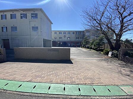 浜松市立西部中学校（1070m）
