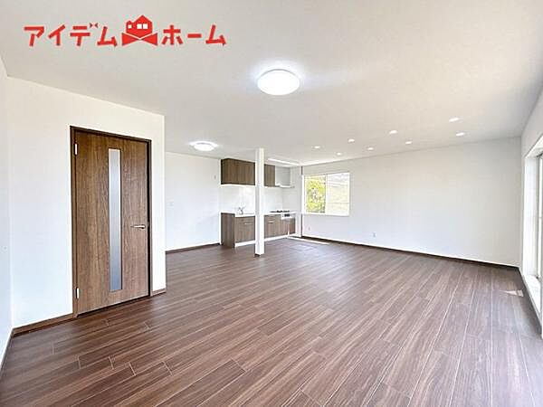 リビング/ダイニングを拡大表示