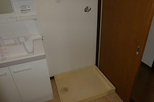 画像19:洗濯機置き場