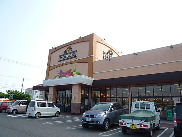 画像10:【スーパー】ニシナフードバスケット連島中央店まで683ｍ