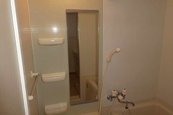 画像24:浴室鏡