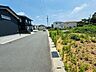 外観：前面道路含む現地写真