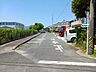 外観：前面道路含む現地写真