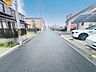 外観：前面道路含む現地写真