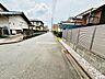外観：前面道路含む現地写真