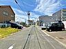 外観：前面道路含む現地写真