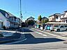 外観：前面道路含む現地写真