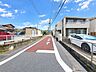 外観：前面道路含む現地写真