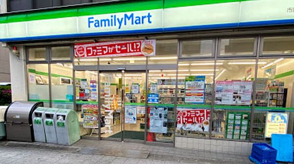 画像29:【コンビニエンスストア】ファミリーマート 市岡一丁目店まで252ｍ