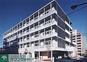 医療法人財団正明会山田記念病院 徒歩12分。病院 910m