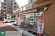 セブンイレブン 徒歩2分。 90m