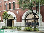COS青山店 徒歩9分。 670m