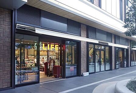 ライフ勝どきミッド店 徒歩4分。 300m