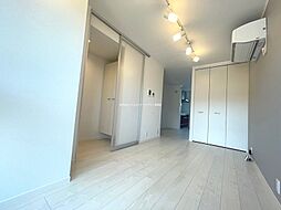 メゾン・ド・リヴィエール 201 2階ワンルームのリビング/ダイニング