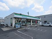 ファミリーマート　栗東小柿店（742m）