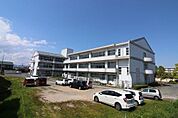 草津市立南笠東小学校（437m）