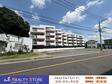 小中学校徒歩10分圏内♪最上階・回りに高い建物が少ないので陽当たりも良好です♪