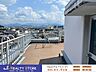 バルコニー：視界を遮る建物等がなく眺望も良好♪ガーデンテーブルセットを設置してご家族の憩いのスペースとしても♪