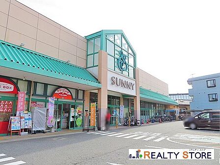 サニー向新町店 徒歩5分。 350m