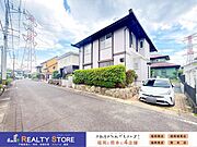 駐車場拡張済みで縦列2台駐車可能です♪