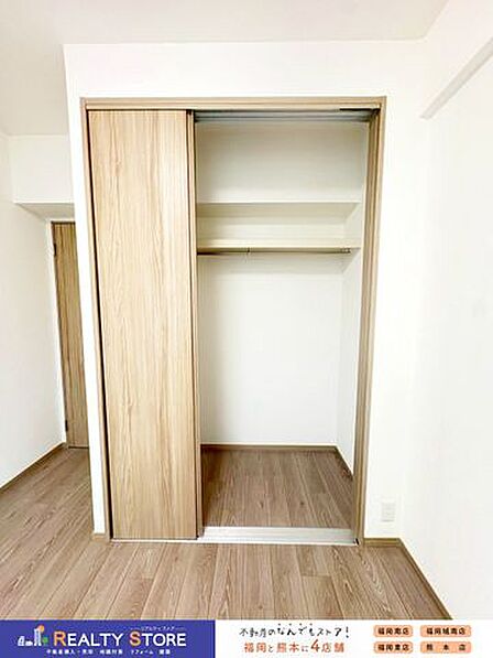 お洋服や大き目のお荷物も収納しやすい多めクローゼット♪お部屋も広く使うことができます♪