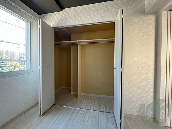画像13:寝室の収納です。部屋がすっきり片付きます。