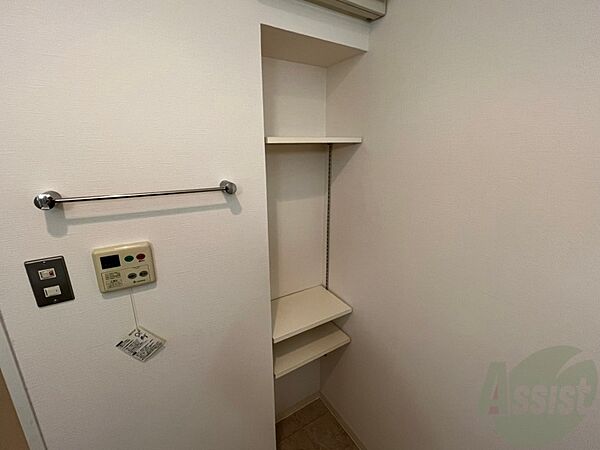 画像22:お風呂場にはタオル等を収納できる棚がついてます！