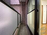 バルコニーです。洗濯物を干したり一息ついたりできますね！