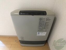 ガス暖房です。札幌の冬もこれで乗り切りましょう！