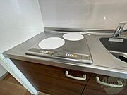 IHクッキングヒーターです！お手入れも楽々ですね。