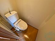 ウォシュレット機能がついたトイレ。安心して使用できますね。