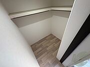 寝室の収納です。部屋がすっきり片付きます。