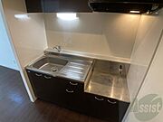 キッチンはこちらです。流しが広くて使いやすそうです。