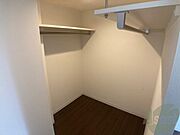 クローゼット。荷物がたくさんあっても問題ないですね。