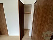 クローゼットは奥行きもあり、荷物が多い方でも安心です。