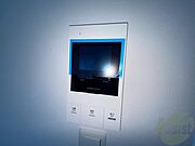 TVモニター付インターホンです。来客者の顔が見えるので安心！