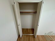 クローゼットがありました。お洋服や荷物はここへ