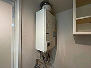 給湯器は簡単操作で温度調整ができますよ。