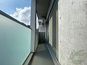 バルコニー。洗濯物がはかどりそうな広さがありますよ。