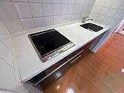 IHクッキングヒーターです！お手入れも楽々ですね。