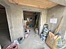 周辺：前面道路、建物周り等