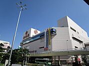 高槻駅(JR 東海道本線) 徒歩4分。 300m