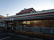 セブンイレブン吹田山田南店 徒歩4分。 320m