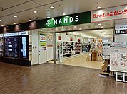 東急ハンズ江坂店 徒歩10分。 730m
