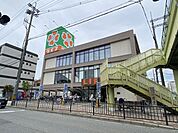 ライフ江口店 徒歩5分。 330m